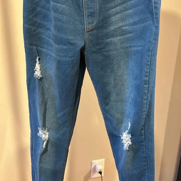 Jvini maternity jeans size medium adjustable waist dark wash distress patches - Picture 3 of 9